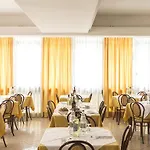 Majorca Hotel *
