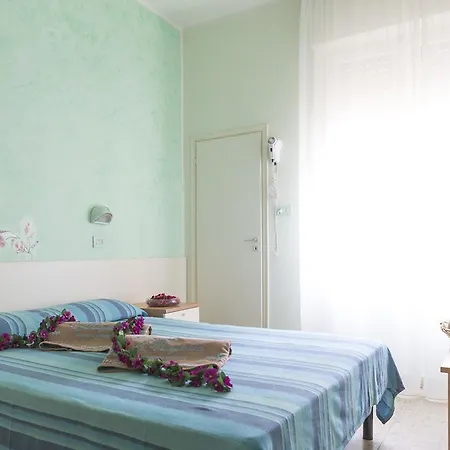 Hotel Majorca Nuova Gestione Rimini 100 M Dalla Spiaggia Hotel