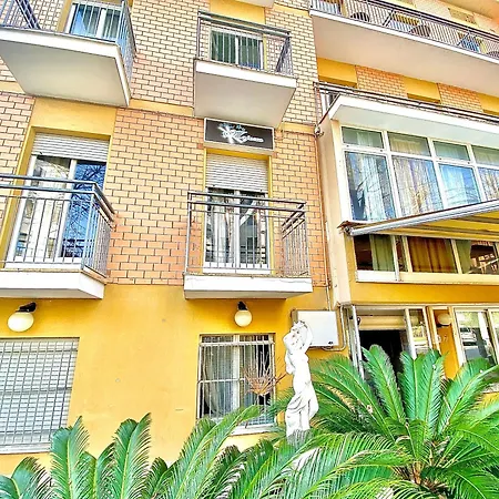 Hotel Hotel Majorca Nuova Gestione Rimini 100 M Dalla Spiaggia 2*