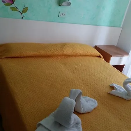 Hotel Majorca Nuova Gestione Rimini 100 M Dalla Spiaggia 2* Rimini